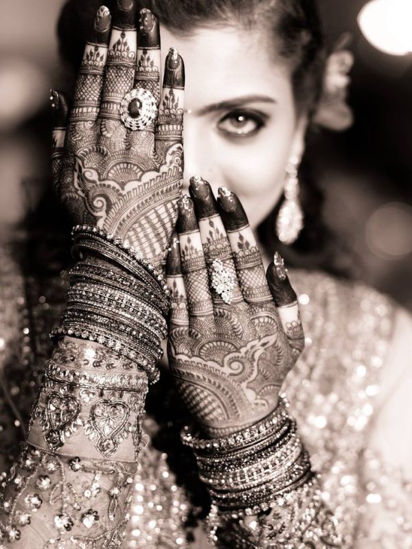 157220a8c1f3f789946673cb60cd5c80--indian-wedding-mehndi-indian-wedding-photos